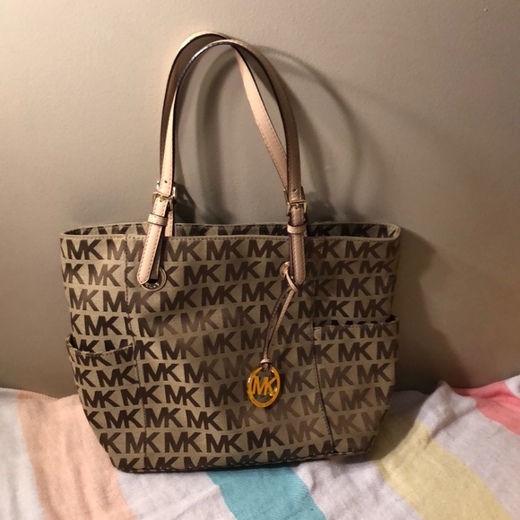 michael kors signature purse